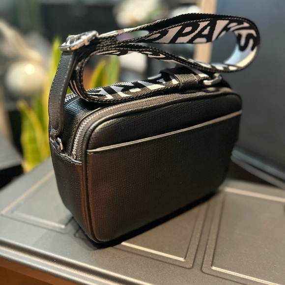 KARL LAGERFELD PARIS BLACK Crossbody Strap Bag Purse - Picture 8 of 8